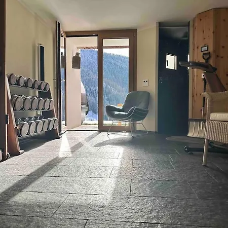 Cozy Penthouse With Mountain View Klosters